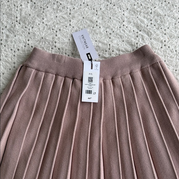 Dynamite Pink Sleeveless Crop Top and Pleated Skirt Set - Picture 2 of 5